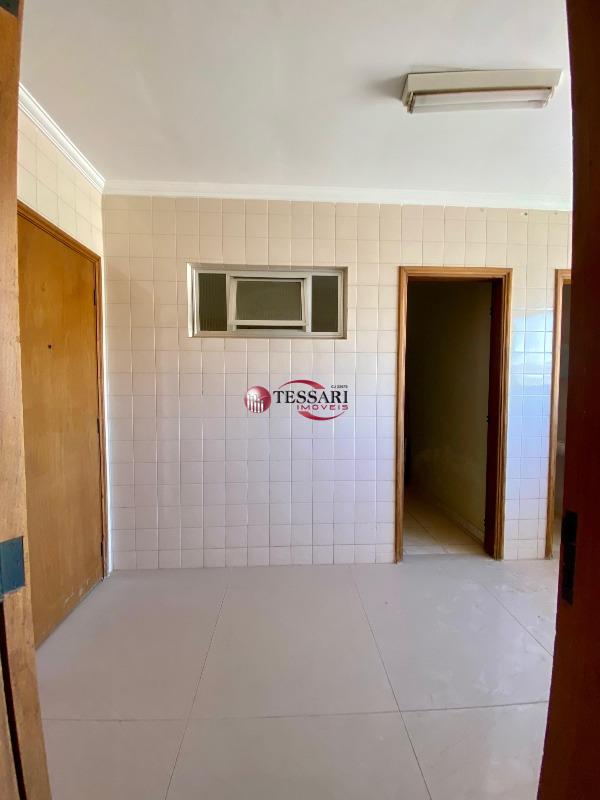 Apartamento com 3 quartos para aluguel, 260m² — foto 9 de 23