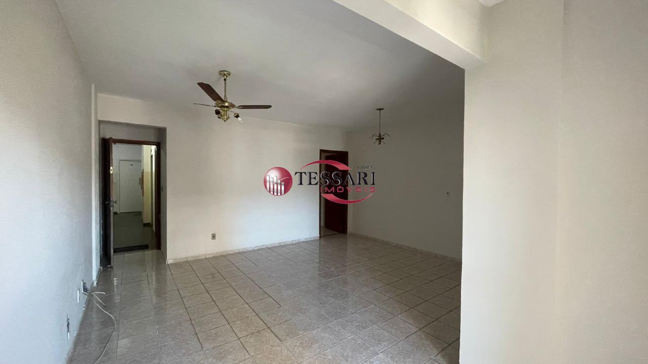 Apartamento com 3 quartos para aluguel, 105m² — foto 2 de 17