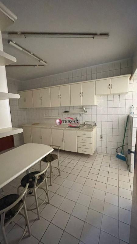 Apartamento com 3 quartos para aluguel, 105m² — foto 4 de 17