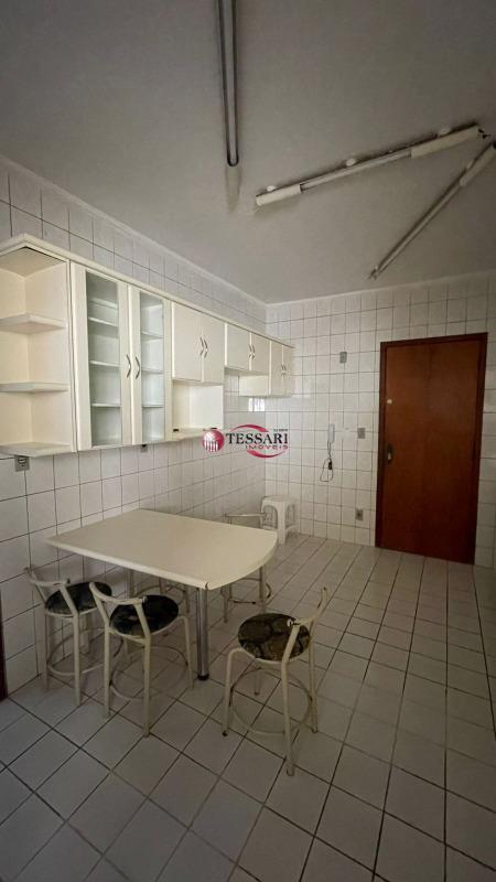 Apartamento com 3 quartos para aluguel, 105m² — foto 5 de 17