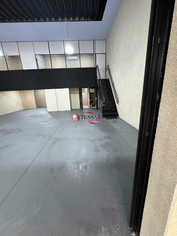 Loja / Salão / Ponto Comercial para aluguel, 240m² — foto 12 de 19