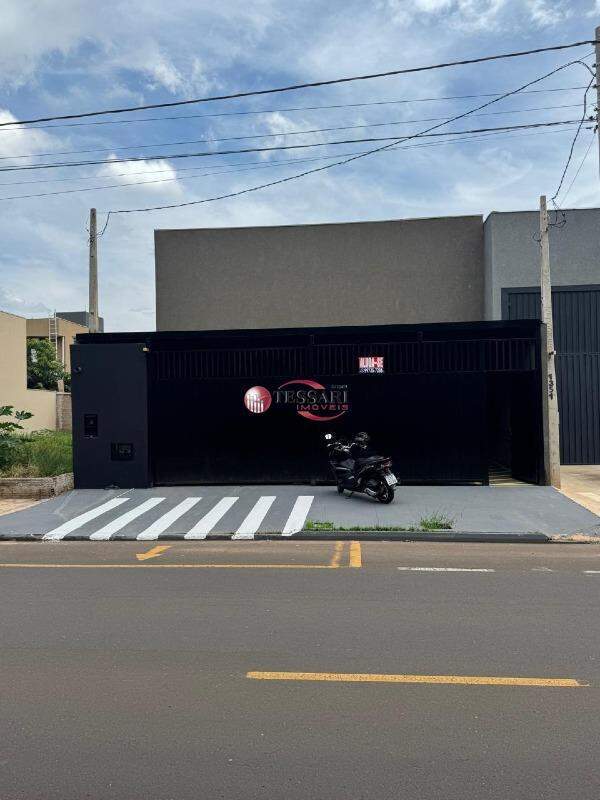 Loja / Salão / Ponto Comercial para aluguel, 240m² — foto 1 de 19