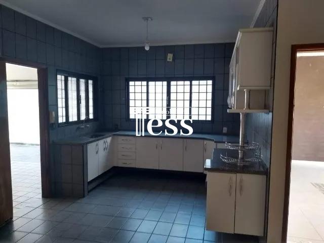 Casa com 3 quartos à venda, 276m² — foto 3 de 14