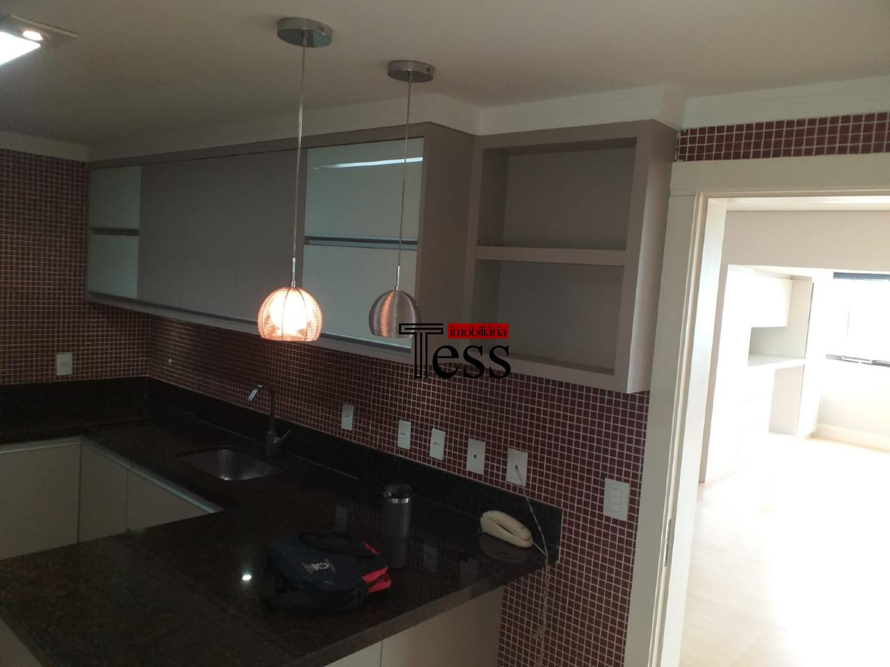 Apartamento com 3 quartos à venda, 157m² — foto 1 de 27