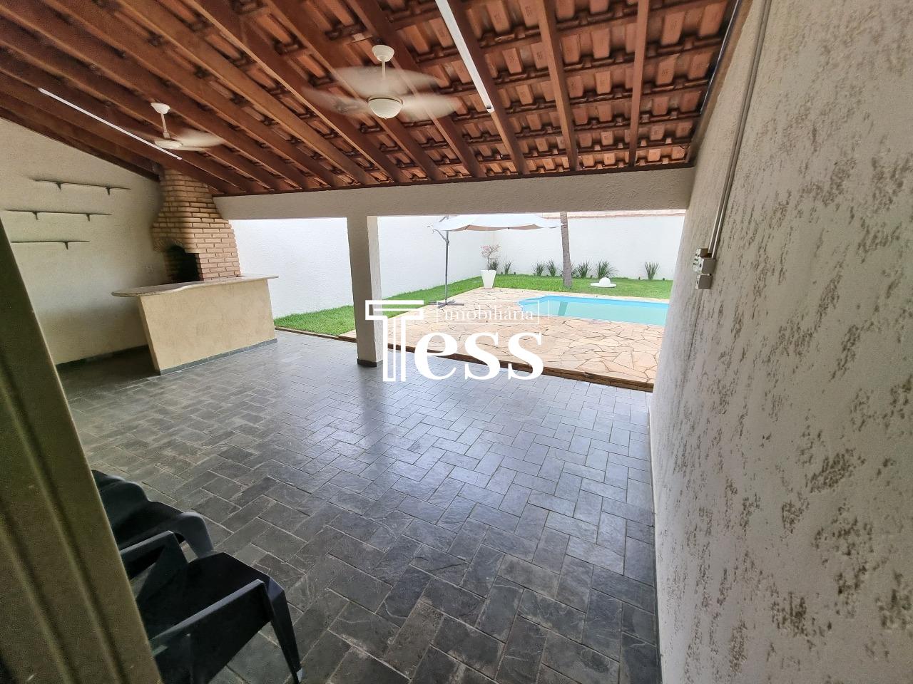 Casa com 3 quartos para aluguel, 250m² — foto 23 de 30