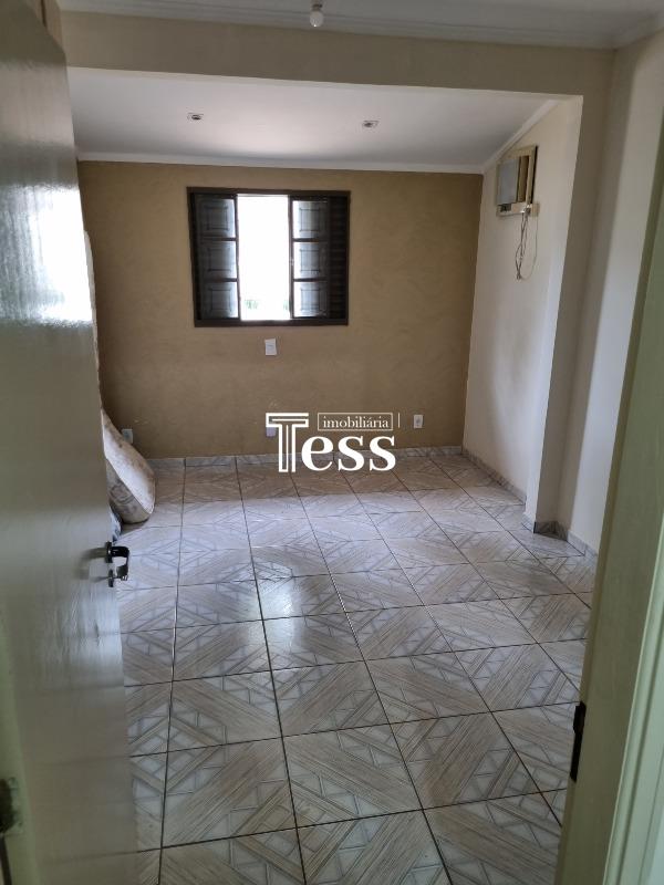 Casa com 3 quartos para aluguel, 250m² — foto 9 de 30