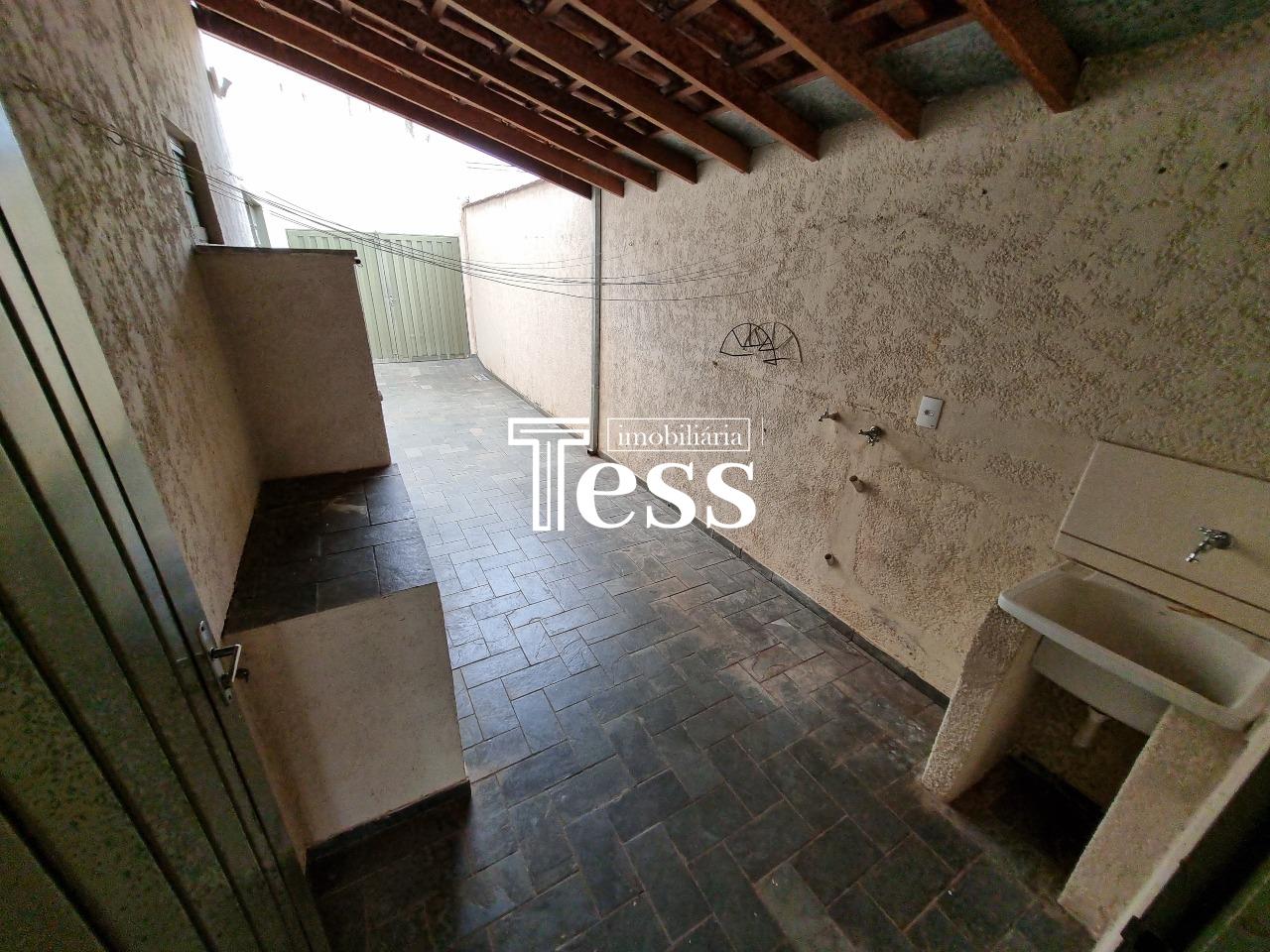 Casa com 3 quartos para aluguel, 250m² — foto 26 de 30