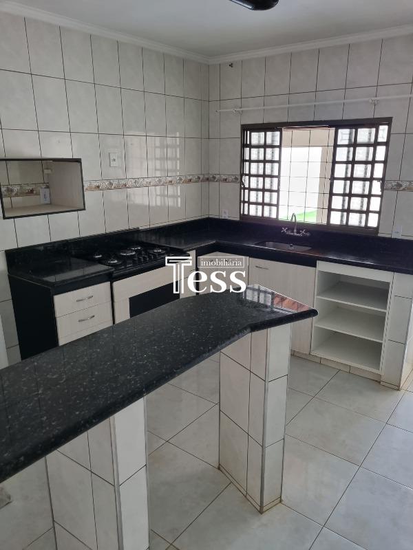 Casa com 3 quartos para aluguel, 250m² — foto 7 de 30
