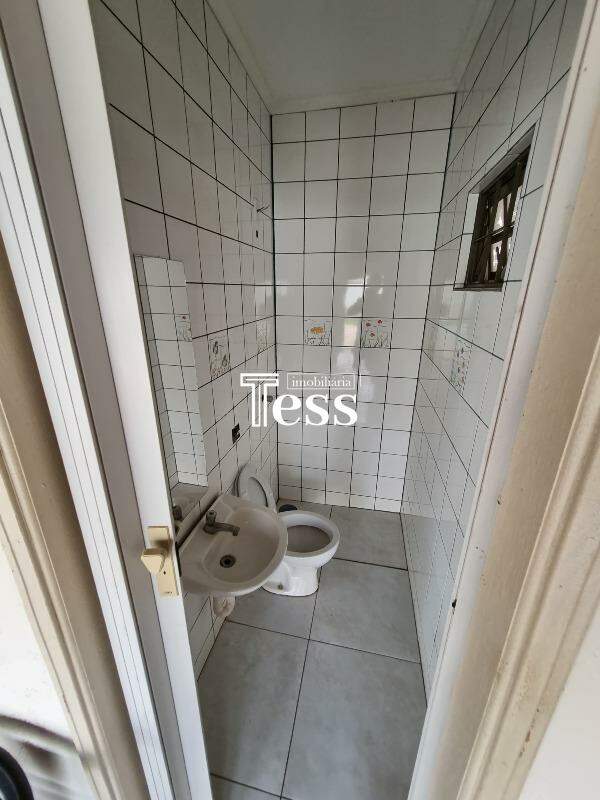 Casa com 3 quartos para aluguel, 250m² — foto 28 de 30