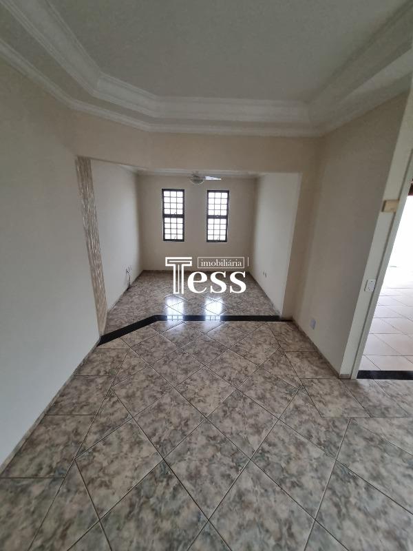 Casa com 3 quartos para aluguel, 250m² — foto 4 de 30