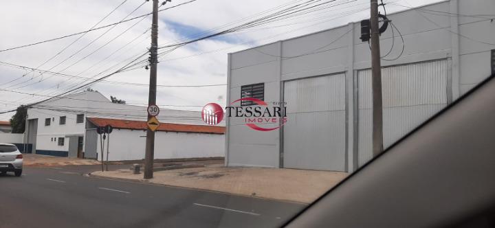Loja / Salão / Ponto Comercial para aluguel, 305m² — foto 2 de 4