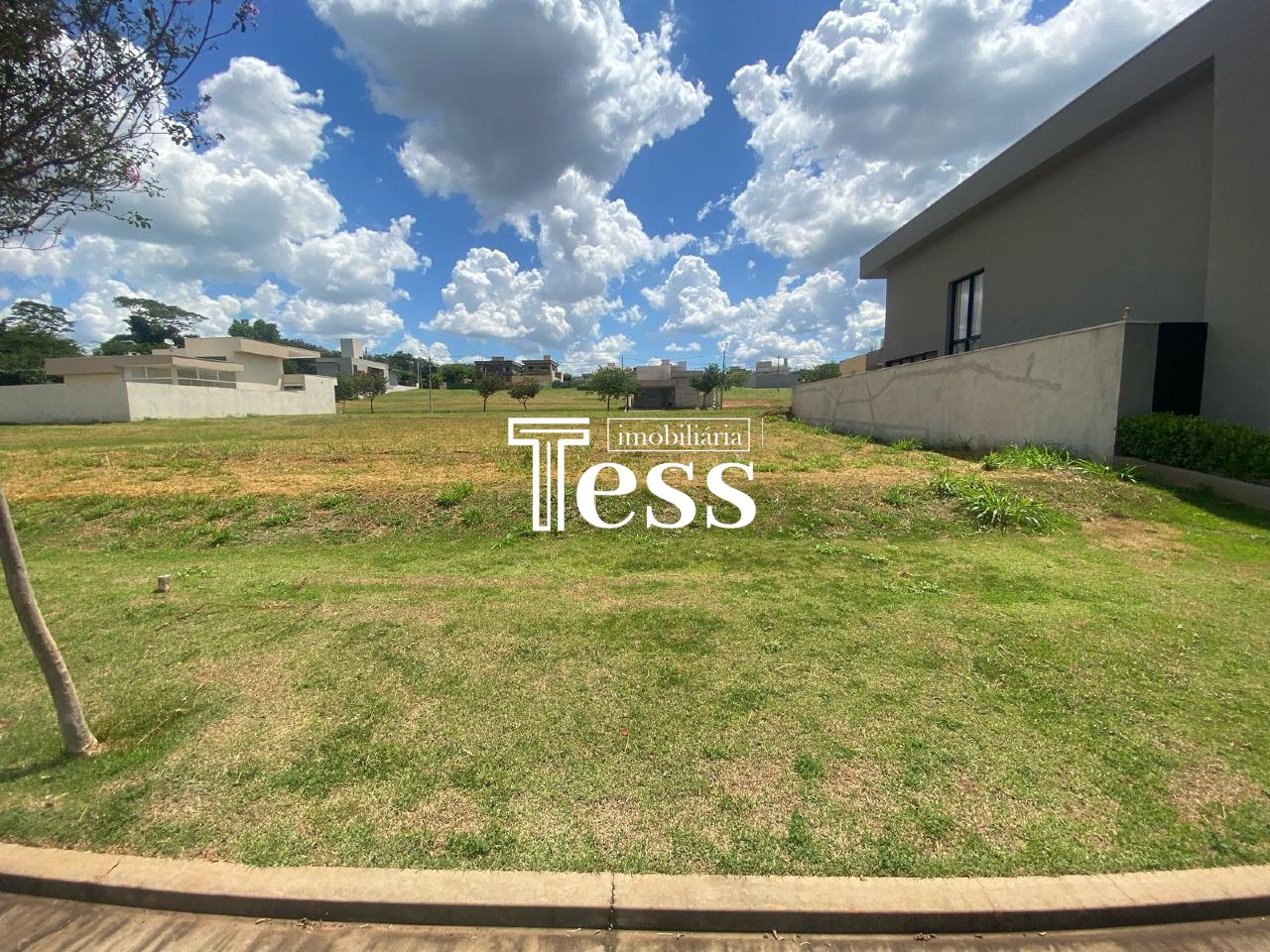 Terreno / Lote / Condomínio à venda, 300m² — foto 1 de 4
