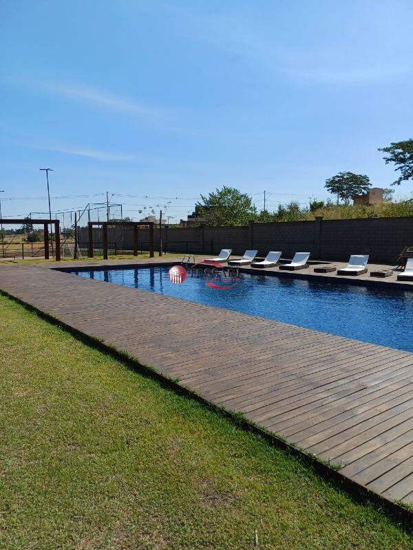 Terreno / Lote / Condomínio à venda, 232m² — foto 1 de 14