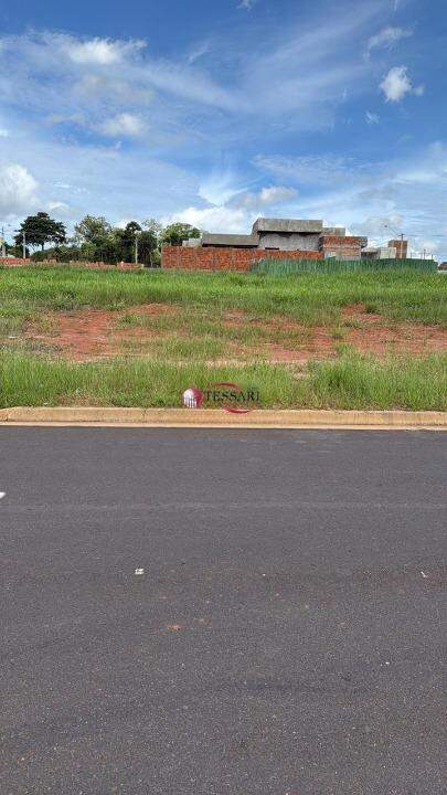 Terreno / Lote / Condomínio à venda, 370m² — foto 2 de 6