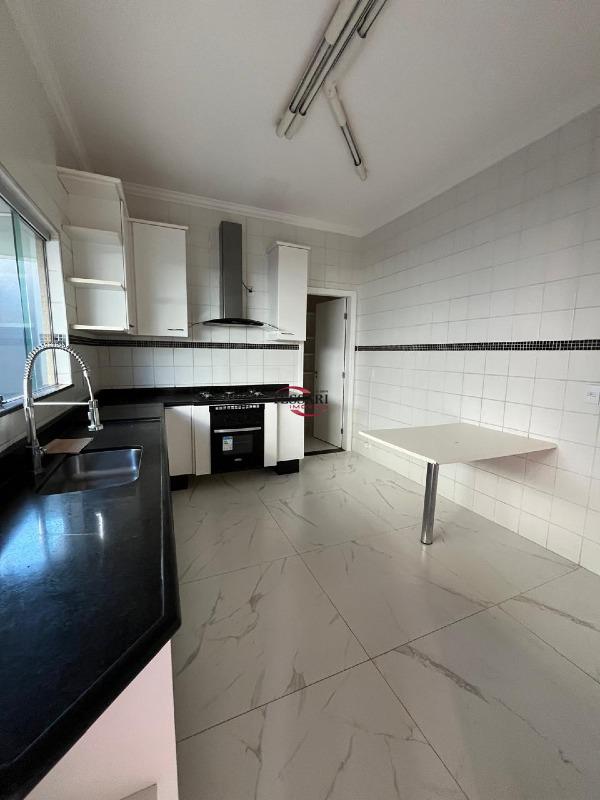 Casa de Condomínio com 3 quartos para aluguel, 350m² — foto 19 de 30