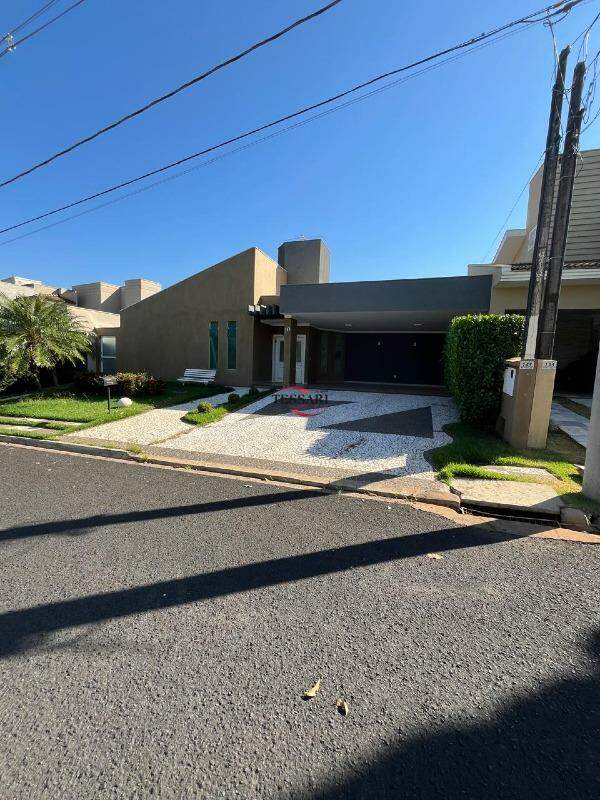 Casa de Condomínio com 3 quartos para aluguel, 350m² — foto 1 de 30