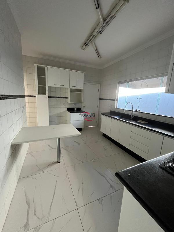 Casa de Condomínio com 3 quartos para aluguel, 350m² — foto 17 de 30