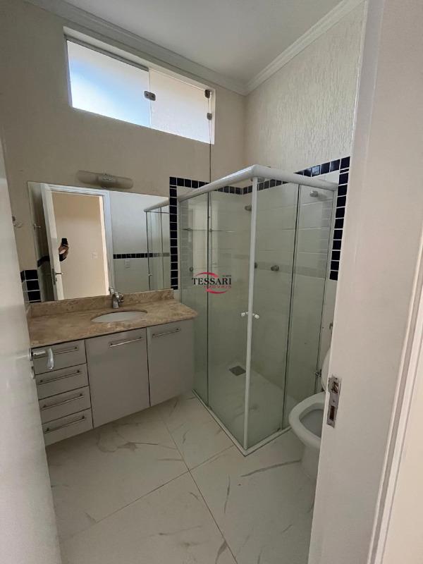 Casa de Condomínio com 3 quartos para aluguel, 350m² — foto 14 de 30