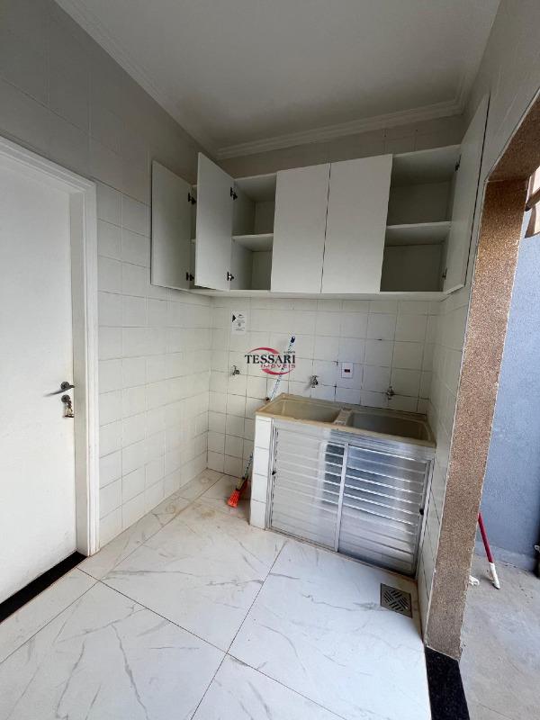 Casa de Condomínio com 3 quartos para aluguel, 350m² — foto 23 de 30