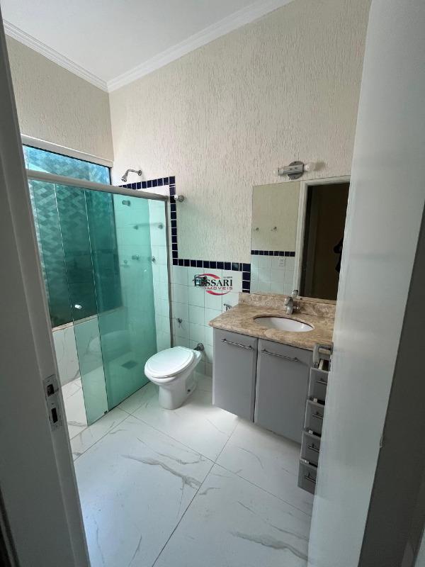 Casa de Condomínio com 3 quartos para aluguel, 350m² — foto 20 de 30
