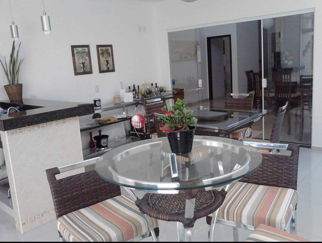 Casa de Condomínio com 3 quartos à venda, 200m² — foto 4 de 10