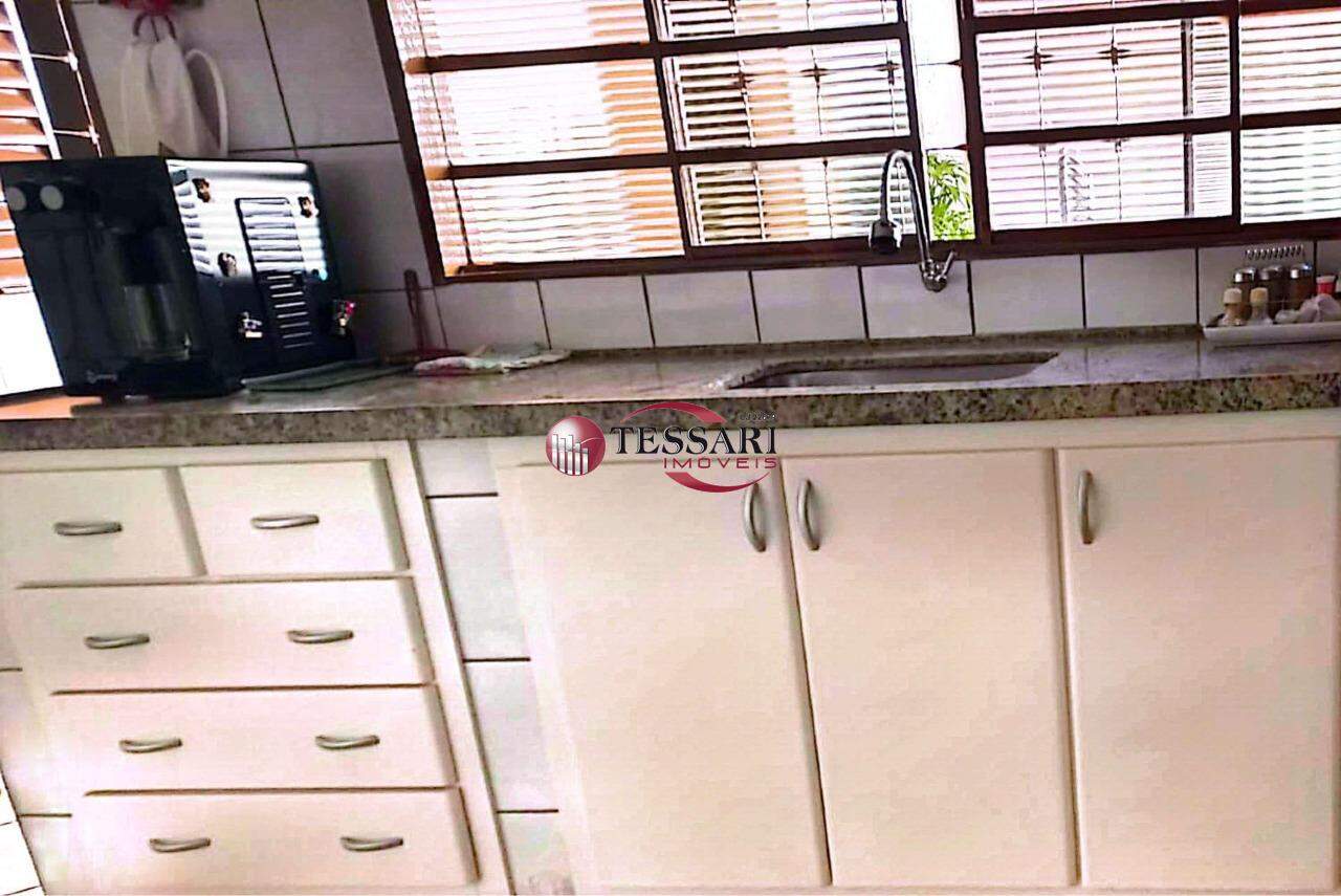 Casa com 3 quartos à venda, 220m² — foto 10 de 18