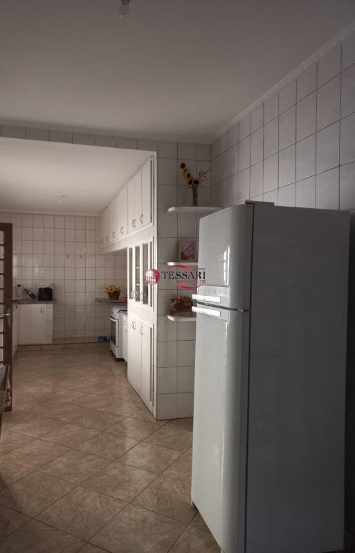 Casa com 3 quartos à venda, 220m² — foto 12 de 18