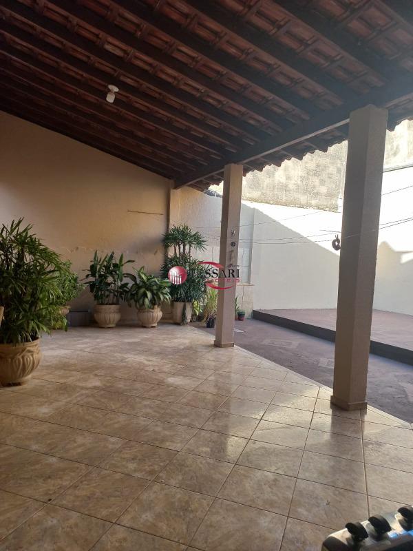 Casa com 3 quartos à venda, 220m² — foto 16 de 18