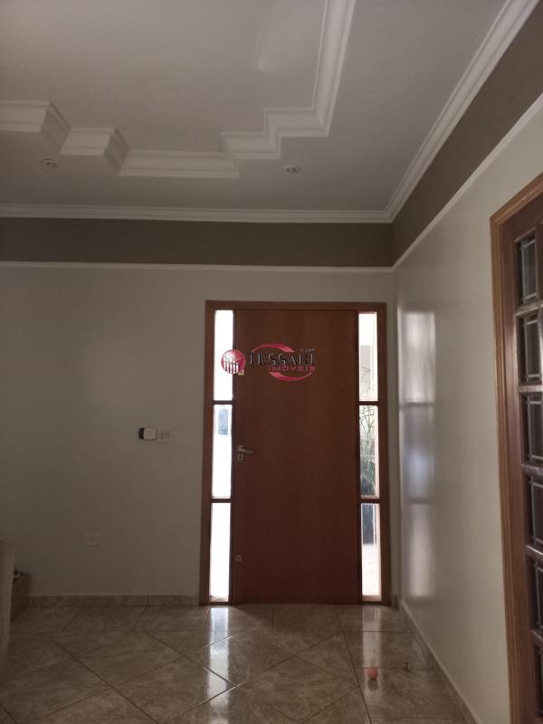 Casa com 3 quartos à venda, 220m² — foto 3 de 18