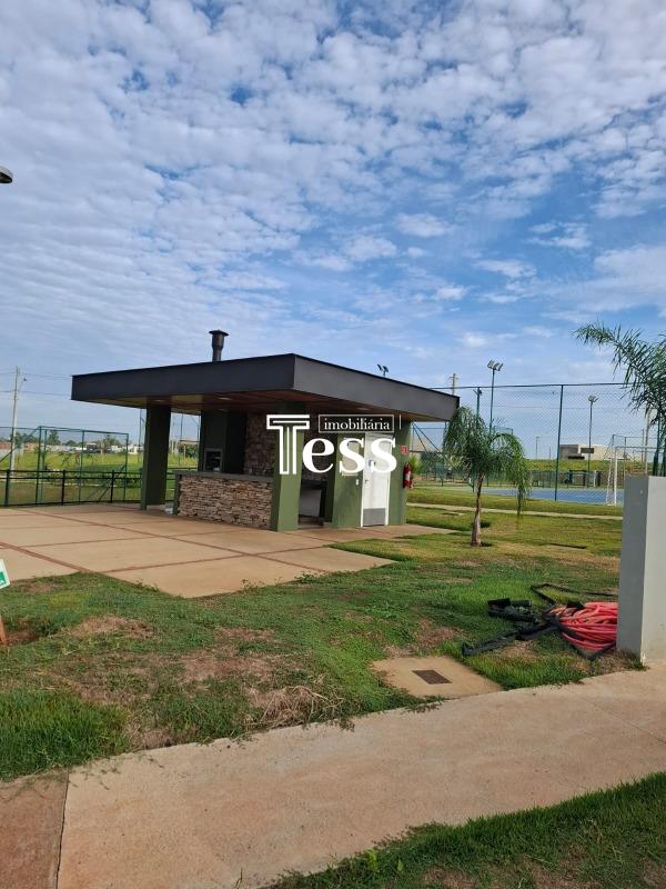 Terreno / Lote / Condomínio à venda, 300m² — foto 2 de 5