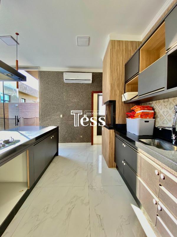 Casa de Condomínio com 3 quartos à venda, 212m² — foto 10 de 24