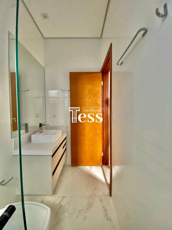 Casa de Condomínio com 3 quartos à venda, 212m² — foto 17 de 24