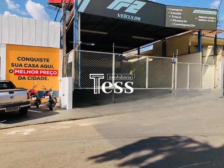Loja / Salão / Ponto Comercial à venda, 210m² — foto 1 de 7