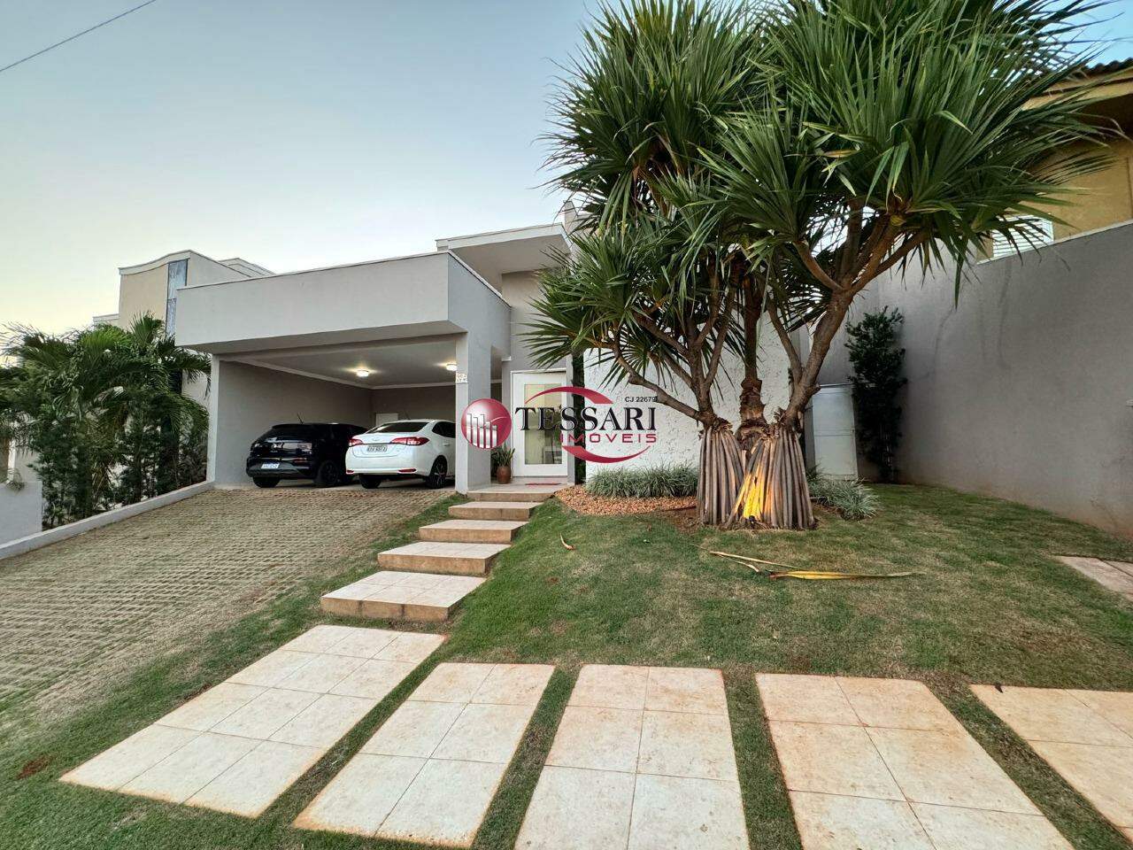 Casa de Condomínio com 3 quartos à venda, 290m² — foto 1 de 16