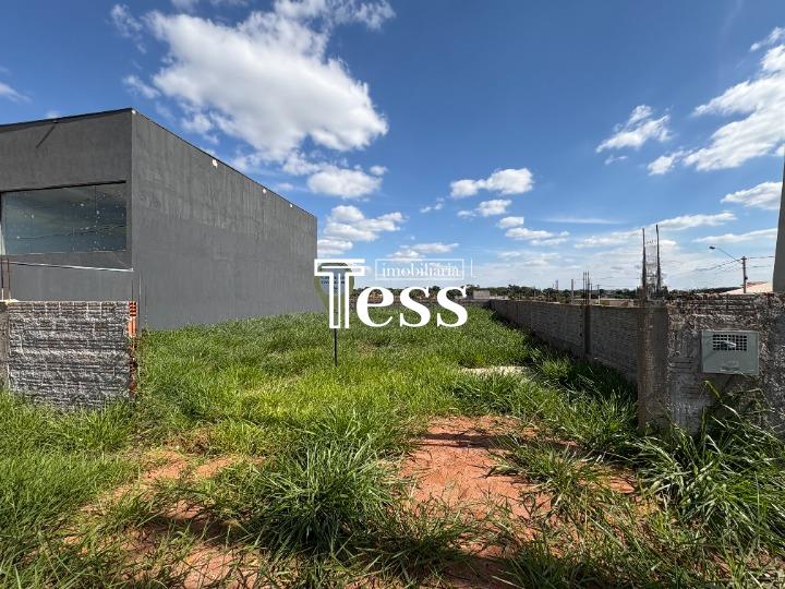 Terreno / Lote / Condomínio à venda, 273m² — foto 1 de 2