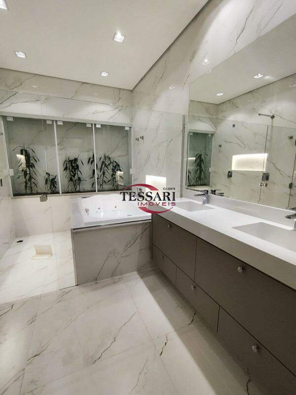 Casa de Condomínio com 3 quartos à venda, 225m² — foto 13 de 25
