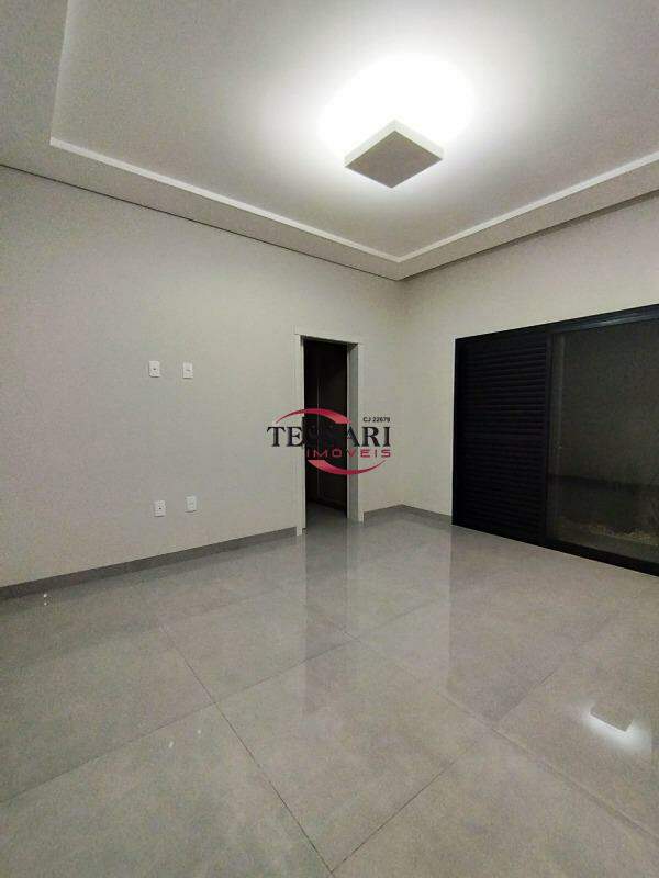 Casa de Condomínio com 3 quartos à venda, 225m² — foto 3 de 25