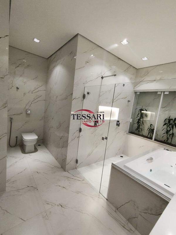 Casa de Condomínio com 3 quartos à venda, 225m² — foto 12 de 25