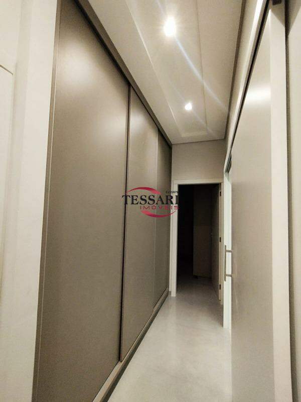 Casa de Condomínio com 3 quartos à venda, 225m² — foto 16 de 25