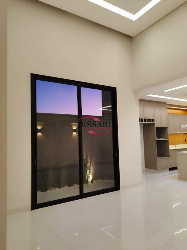 Casa de Condomínio com 3 quartos à venda, 225m² — foto 18 de 25