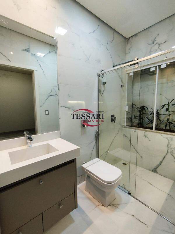 Casa de Condomínio com 3 quartos à venda, 225m² — foto 14 de 25