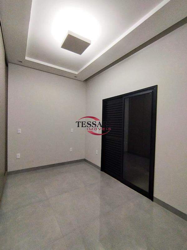 Casa de Condomínio com 3 quartos à venda, 225m² — foto 17 de 25