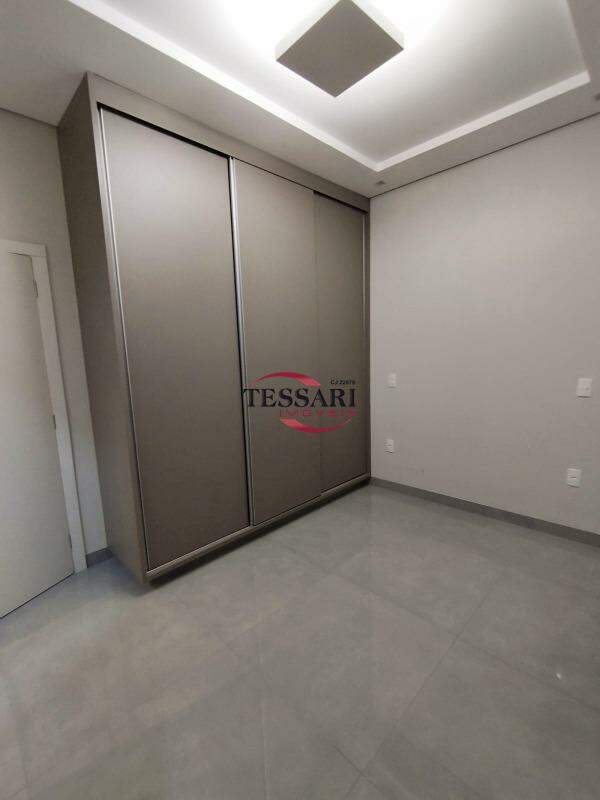 Casa de Condomínio com 3 quartos à venda, 225m² — foto 15 de 25