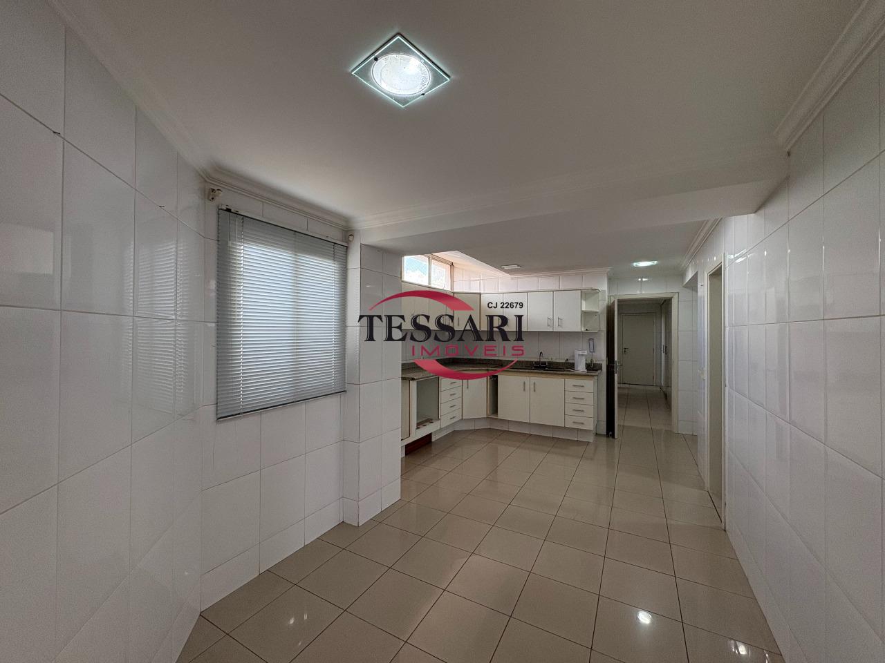 Apartamento com 4 quartos para aluguel, 330m² — foto 13 de 28