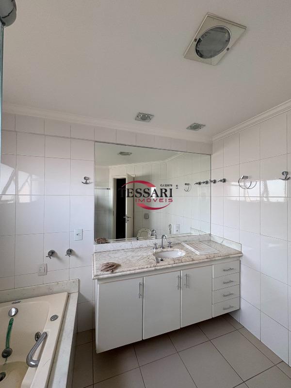 Apartamento com 4 quartos para aluguel, 330m² — foto 25 de 28