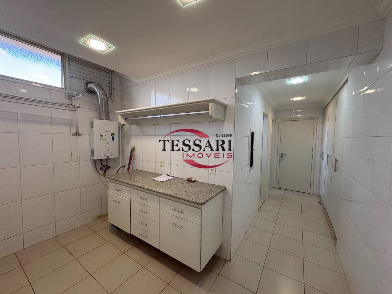 Apartamento com 4 quartos para aluguel, 330m² — foto 16 de 28