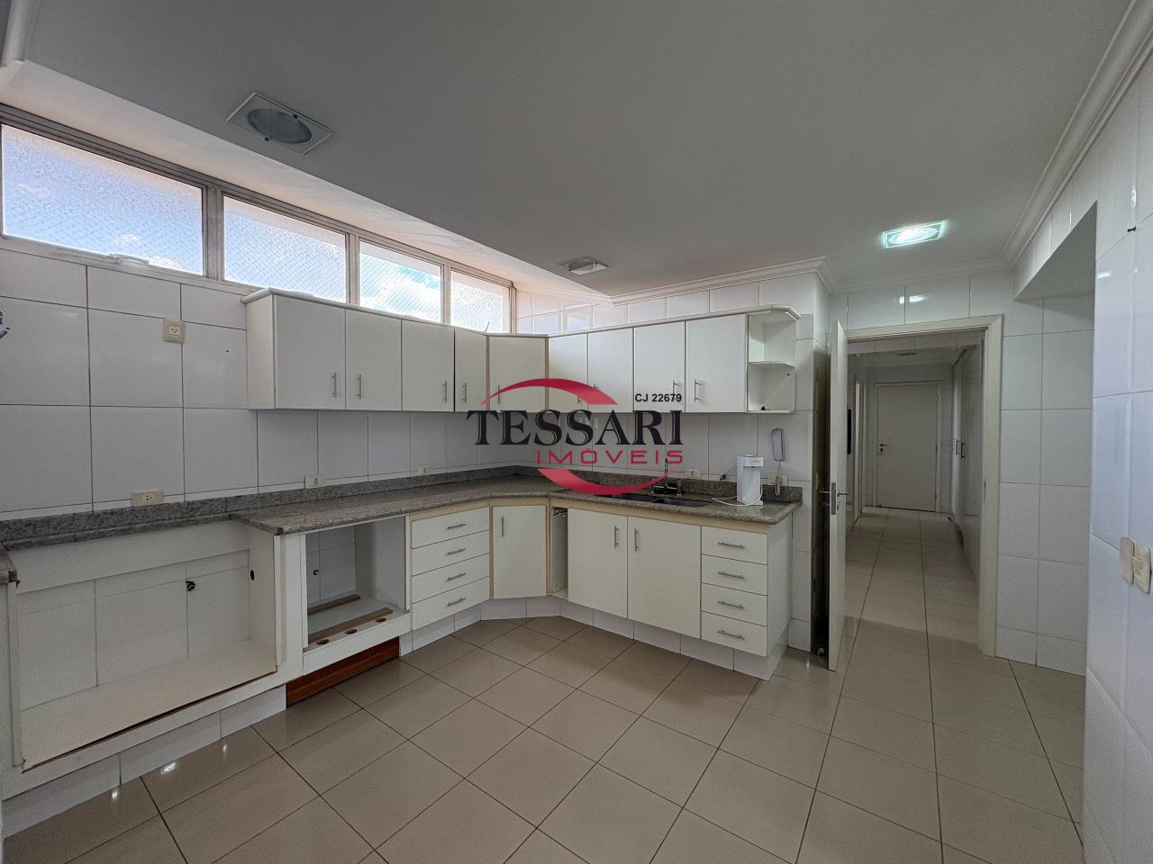 Apartamento com 4 quartos para aluguel, 330m² — foto 11 de 28