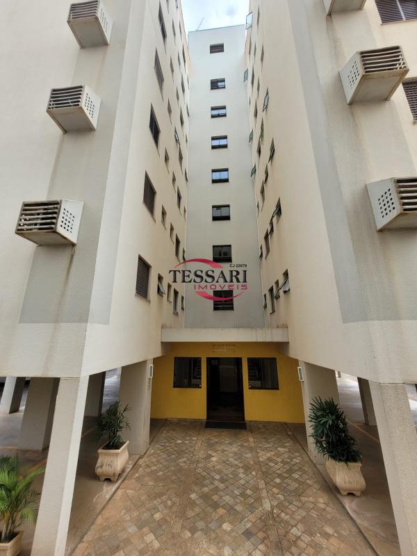 Apartamento com 3 quartos à venda, 70m² — foto 2 de 25