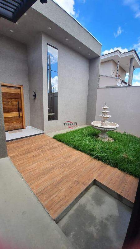 Casa com 3 quartos à venda, 135m² — foto 2 de 27