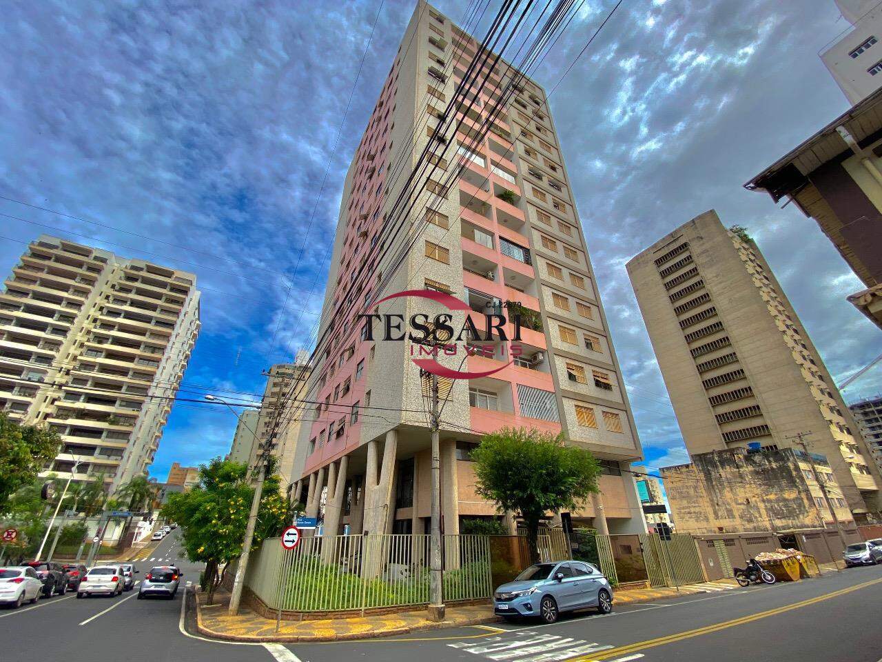 Apartamento com 3 quartos à venda, 150m² — foto 1 de 22